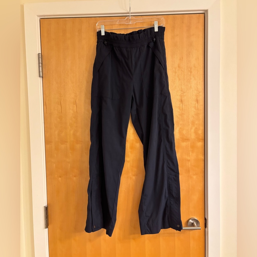 Women’s Athleta Trekkie Hugh Rise Parachute Pant, Size 6